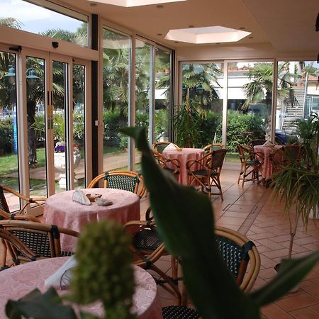 Hotel Residence Veliero Riccione Exterior foto