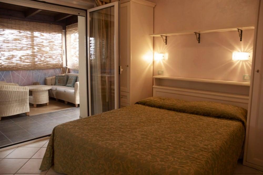Hotel Residence Veliero Riccione Exterior foto