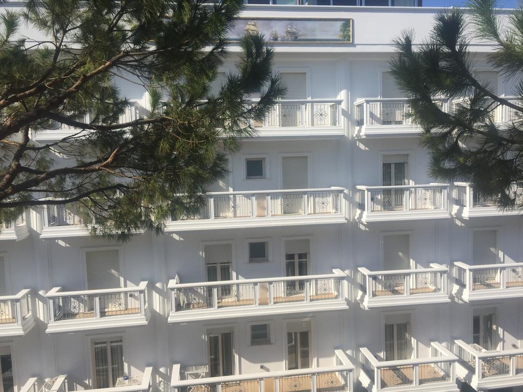 Hotel Residence Veliero Riccione Exterior foto