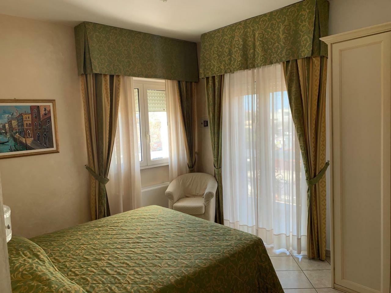 Hotel Residence Veliero Riccione Exterior foto